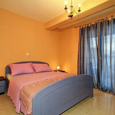 Сasa de vacaciones Luxurious Holiday In With Swimming Pool