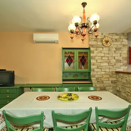 Сasa de vacaciones Luxurious Holiday In With Swimming Pool