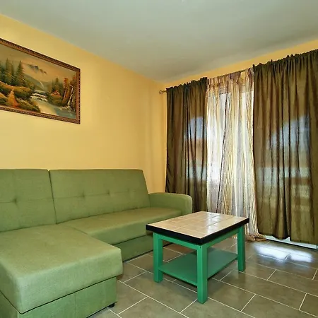 Luxurious Holiday In With Swimming Pool