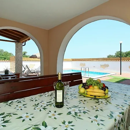 Luxurious Holiday In With Swimming Pool Kaštel